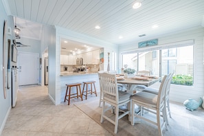 Casa geminada, várias camas (Beachwalk Villa 5144 ) | Opções para refeição