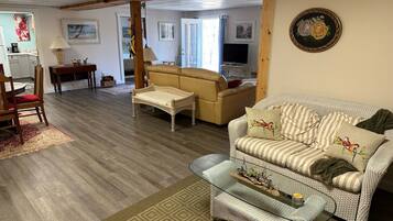 TV connectée, lecteur de DVD, livres, vidéothÚque