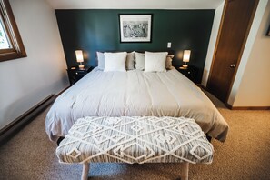 3 bedrooms, desk, iron/ironing board, travel cot - Summit Vista - 3br Mountain Paradise - Epic Views • Ski • Hike • Relax (Intervale)