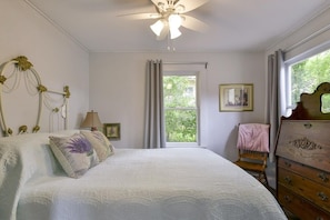 1 bedroom, iron/ironing board, travel cot, WiFi