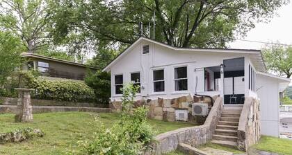 Historic Water Edge #6 - Lakeview