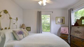 1 bedroom, iron/ironing board, travel crib, WiFi