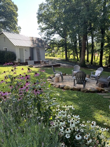 1930’s Guest Cottage and Vintage Shop with 1/2 Bath and Full Bed