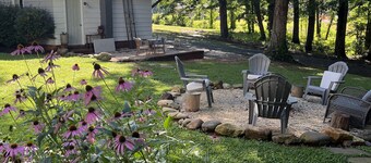 1930’s Guest Cottage and Vintage Shop with 1/2 Bath and Full Bed