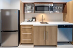 Estudio, 1 cama de matrimonio grande, accesible para personas con discapacidad, bañera (Hearing) | Cortinas opacas y sistema de insonorización