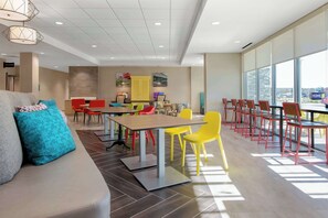 Lobby - Home2 Suites by Hilton Savannah I95 North (Port Wentworth)