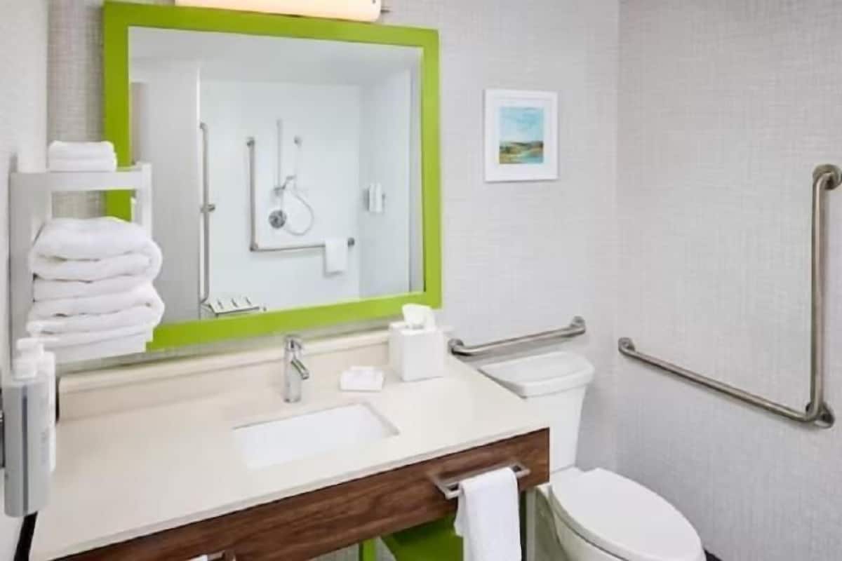 Badrum | Gratis toalettartiklar, hårtork, handdukar och tvål