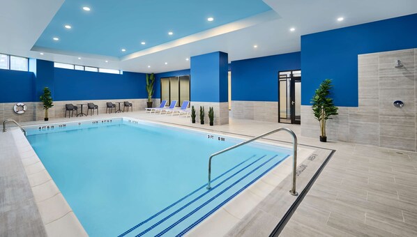 Indoor pool - Hampton Inn by Hilton Hamilton (Hamilton)