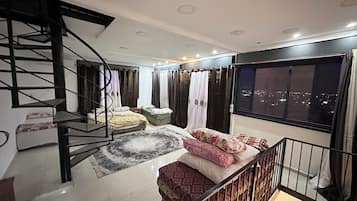 4 bedrooms, free WiFi, bed sheets