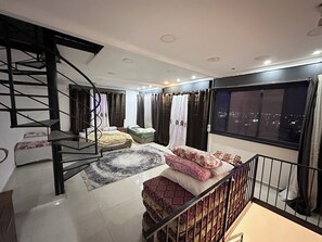 4 bedrooms, free WiFi, bed sheets