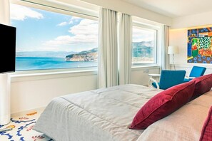 12 عدّة غرف نوم ومكواة/لوح كي وواي فاي وملاءات أسرّة