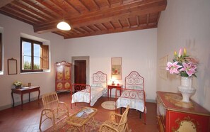 7 chambres, fer et planche à repasser, Wi-Fi, literie fournie