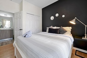 3 quartos, ferros/tábuas de passar roupa, Wi-Fi, roupa de cama