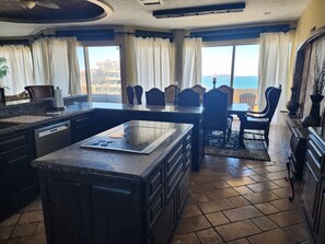 Fridge, microwave, oven, stovetop - Lavish 2 Story Penthouse @ Bella Sirena Resort 3BR/5B (Puerto Peñasco)