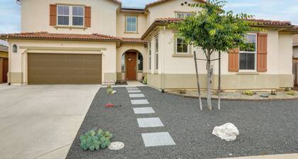 3 Mi to Golf & Shopping: Cozy Roseville Studio