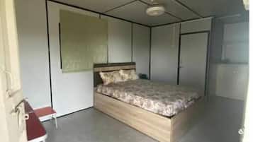 1 多间卧室、床单