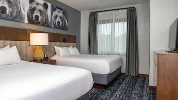 3 bedrooms, in-room safe, iron/ironing board, free WiFi