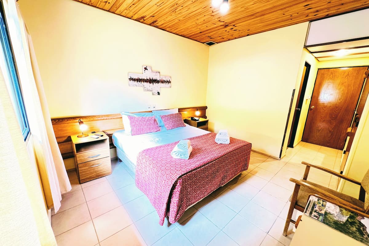 2 bedrooms, in-room safe, free cots/infant beds, free WiFi