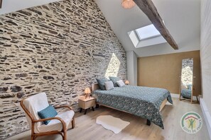 2 chambres, fer et planche à repasser, Wi-Fi gratuit, draps fournis