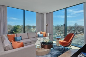 Crescent Suite | In-room safe, individually decorated, individually furnished, desk