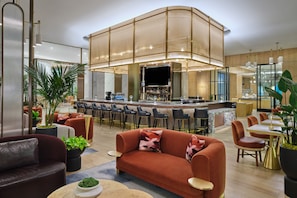2 restaurants; breakfast, lunch, and dinner served - The Crescent Hotel Fort Worth (Fort Worth)