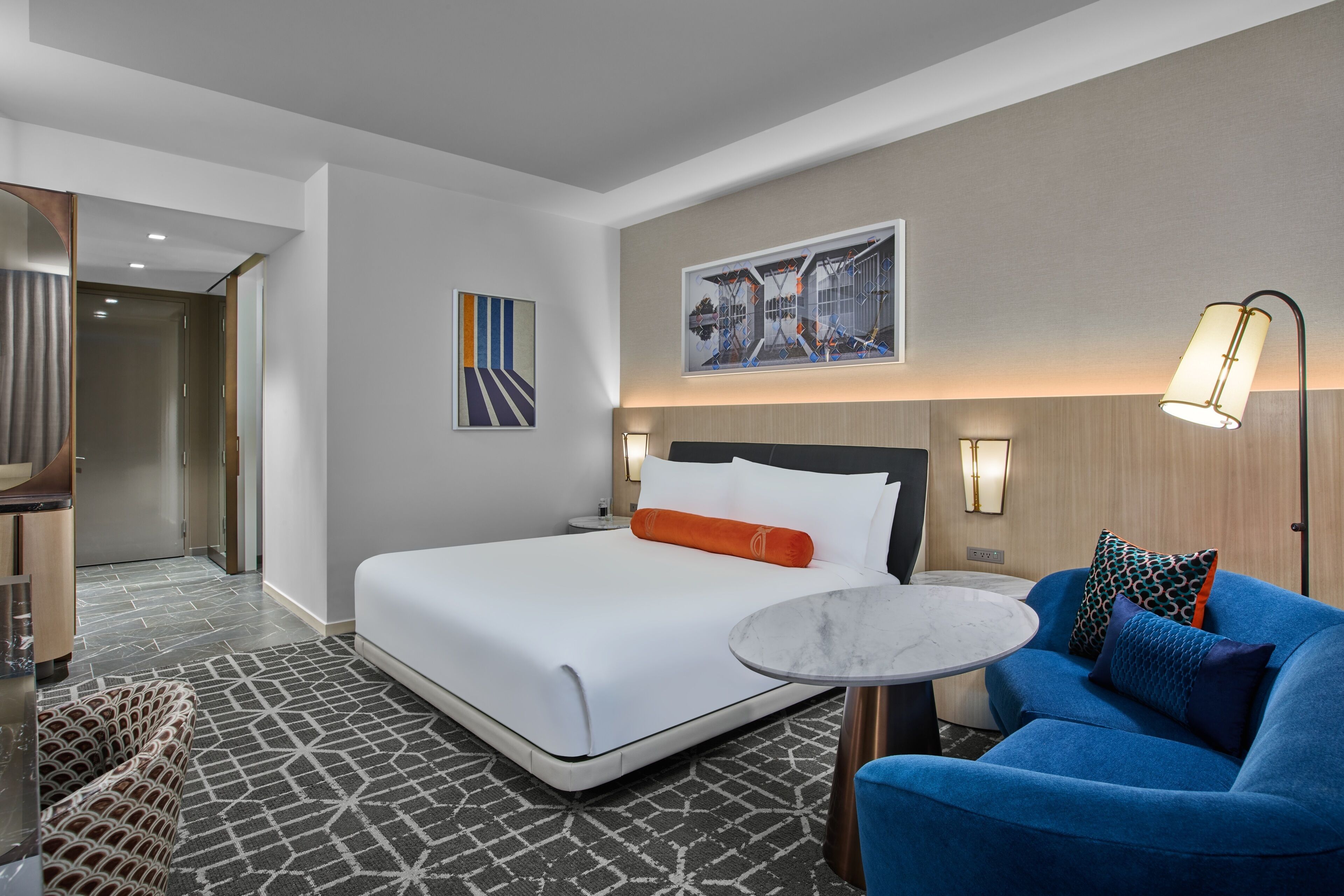 Deluxe King | In-room safe, desk, laptop workspace, cribs (free)