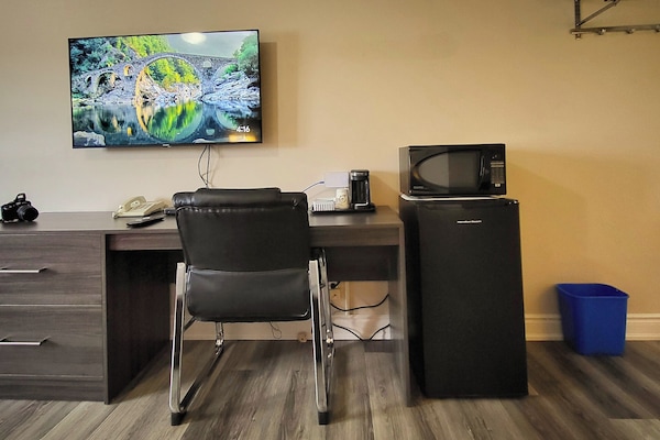 Standard Room, 1 Queen Bed with Sofa bed | Desk, laptop workspace, free WiFi, bed sheets