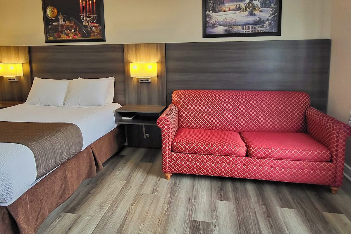 Standard Room, 1 Queen Bed with Sofa bed | 1 bedroom, desk, laptop workspace, free WiFi