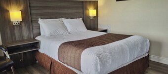 Maple Leaf Inn & Suites