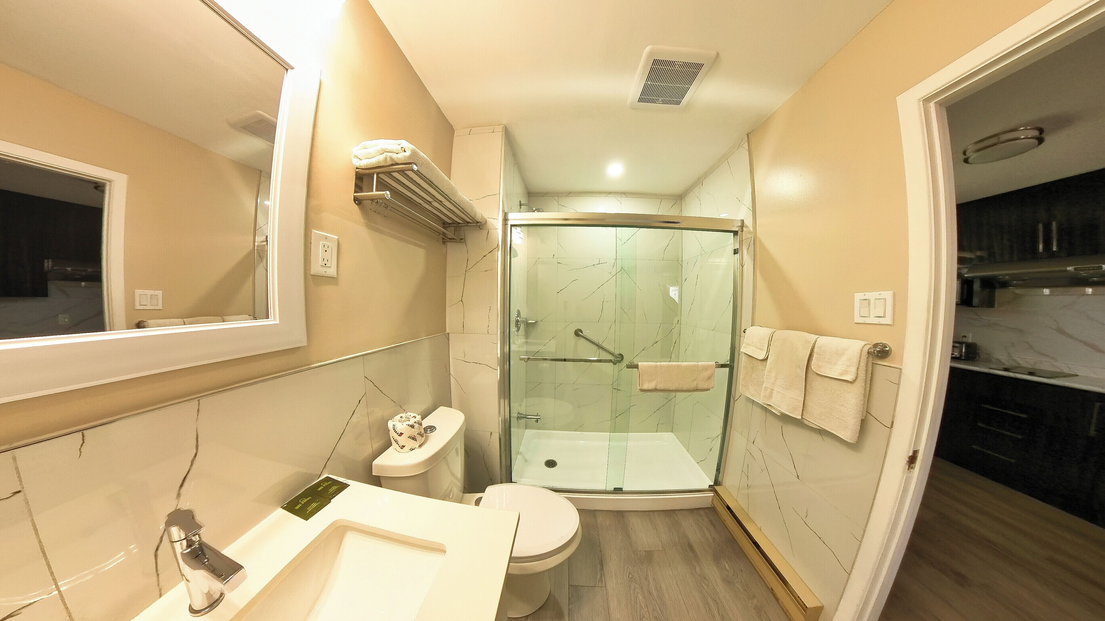 Standard Room, 1 Queen Bed with Sofa bed | Bathroom | Bathtub, hair dryer, towels