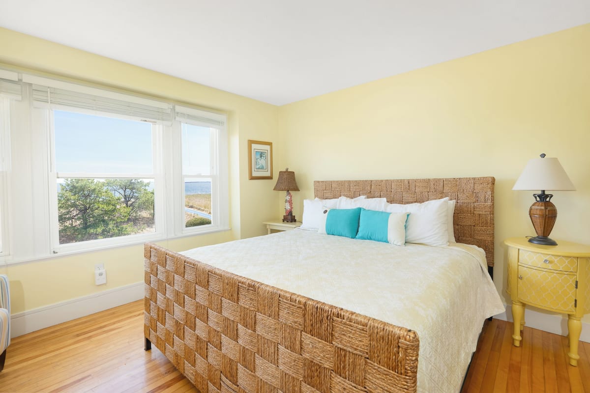 Premier Room | 1 bedroom, in-room safe, iron/ironing board, free WiFi
