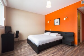 2 bedrooms, travel crib, free WiFi, wheelchair access
