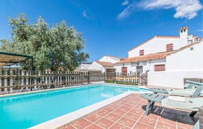 Pool - Gorgeous home in La Cardenchosa (La Cardenchosa)