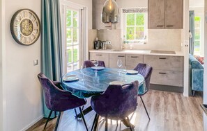 Dining - Cozy home in Hoge Hexel with sauna (Hoge Hexel)