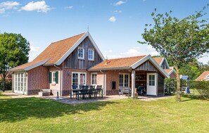 Exterior - Cozy home in Hoge Hexel with sauna (Hoge Hexel)