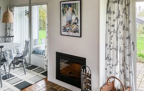 Dining - Cozy home in ølsted with kitchen (Ølsted)