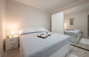 3 Schlafzimmer, Reisekinderbett, kostenloses WLAN, Bettwäsche