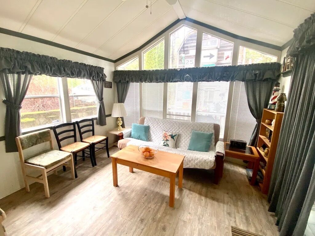 Lakefront Sebago cottage with dock, pet friendly