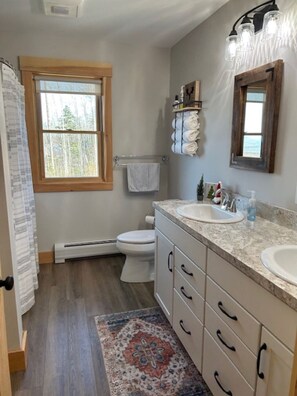 تجهيزات دش، مجففات شعر، مناشف، صابون