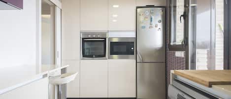 Fridge, oven, dishwasher, electric kettle