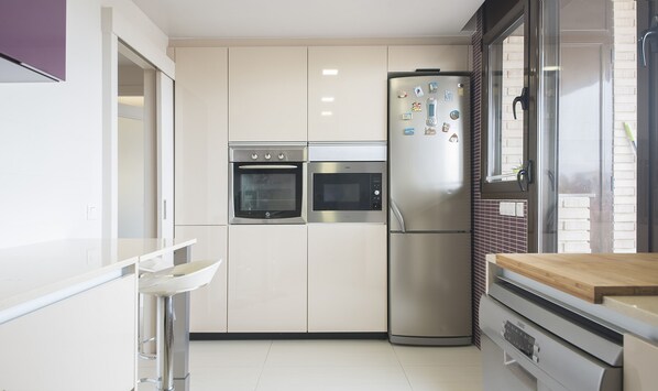 Fridge, oven, dishwasher, electric kettle - Atico Salou Playa (Salou)