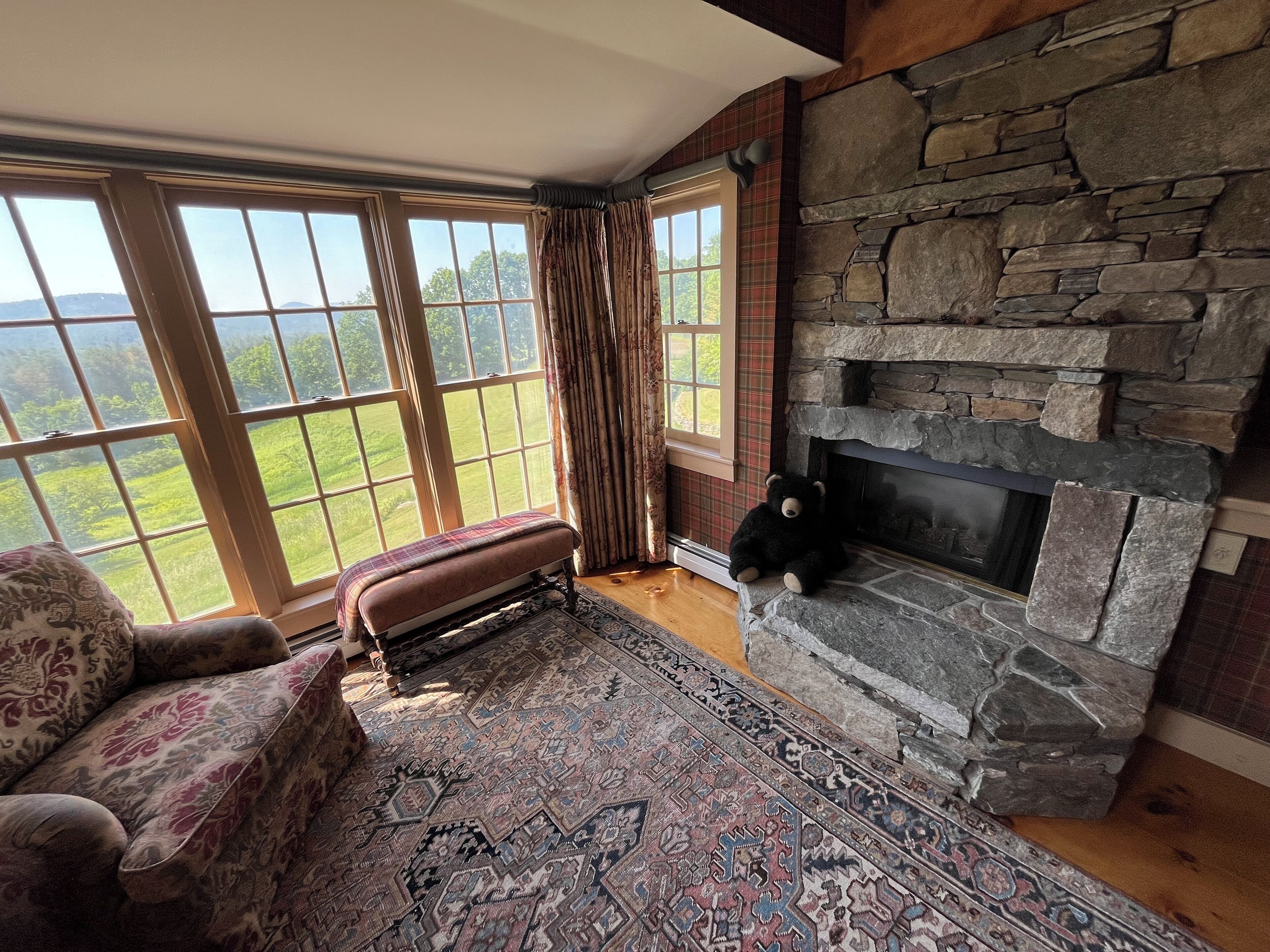 Romantic Room, 1 King Bed | Premium bedding, individually decorated, individually furnished, desk