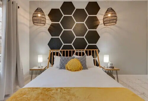 Near BBQ & F1, Self-Check in, Fast WiFi, Dishwasher