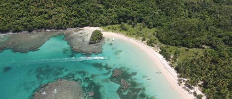 Liegestühle, Strandtücher