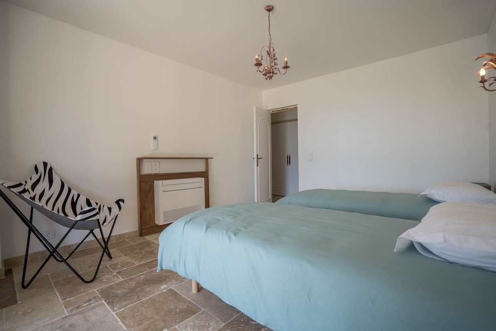 GROUND FLOOR VILLA WITH SWIMMING POOL 6 PERSNICE SEA VIEW15 MN FROM