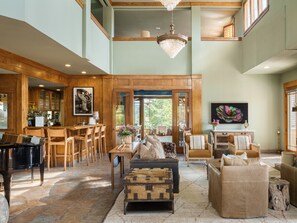 Lobby lounge - Orchard Hill (Julian)