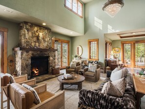 Lobby lounge - Orchard Hill (Julian)