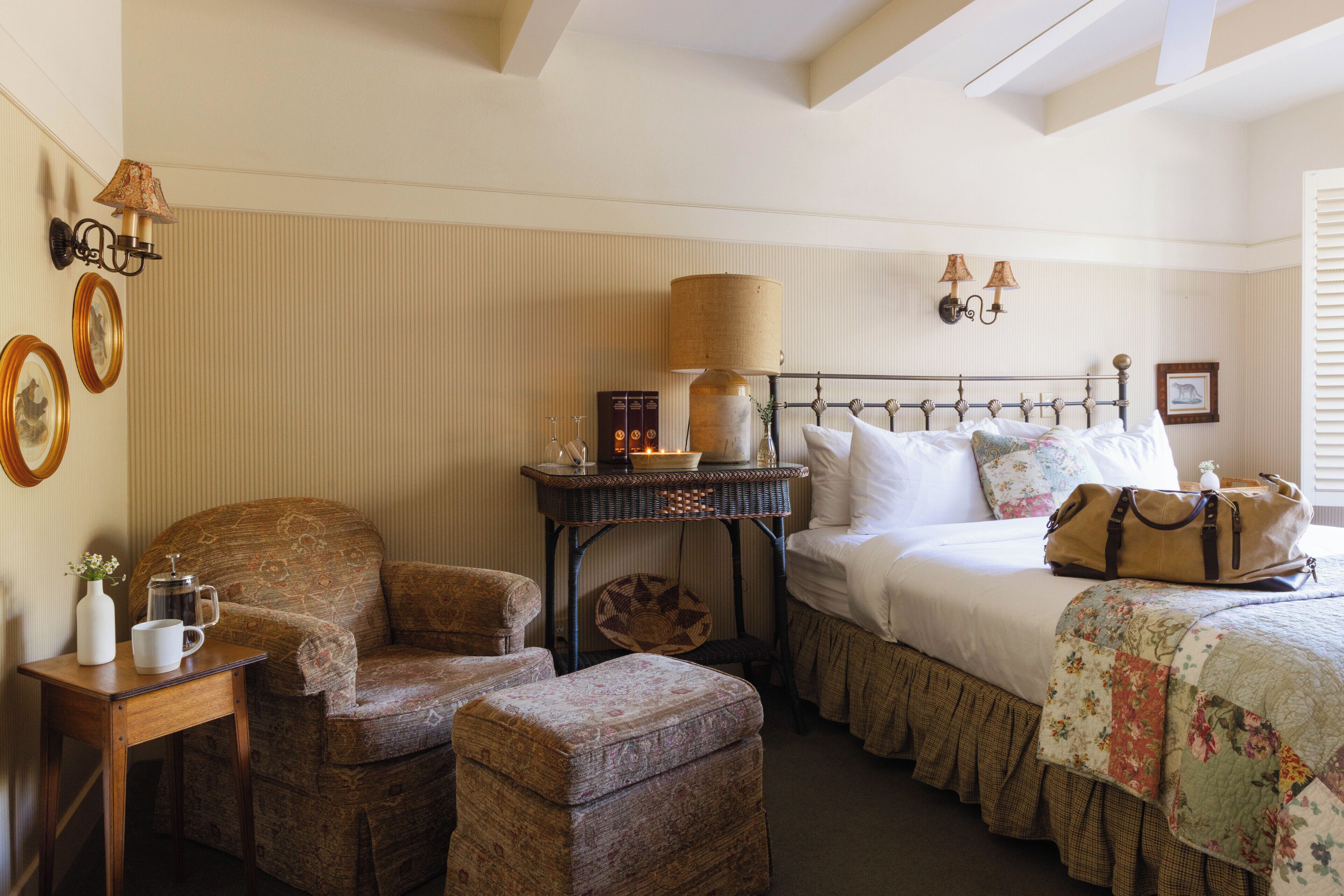 Habitació estàndard, 1 llit de matrimoni gran, no fumadors, bany privat | Wifi gratuïta i roba de llit 