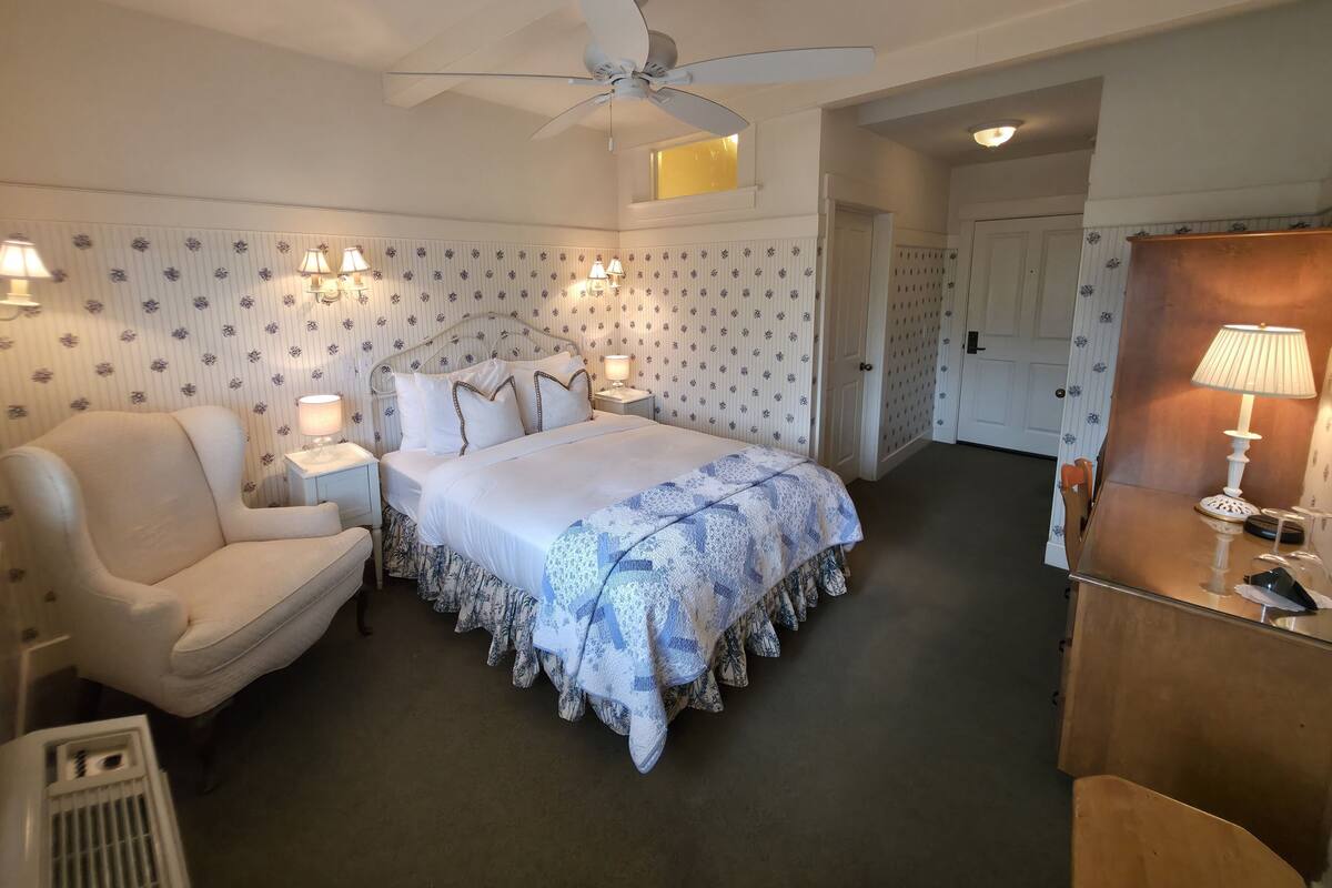 Lodge Room 3