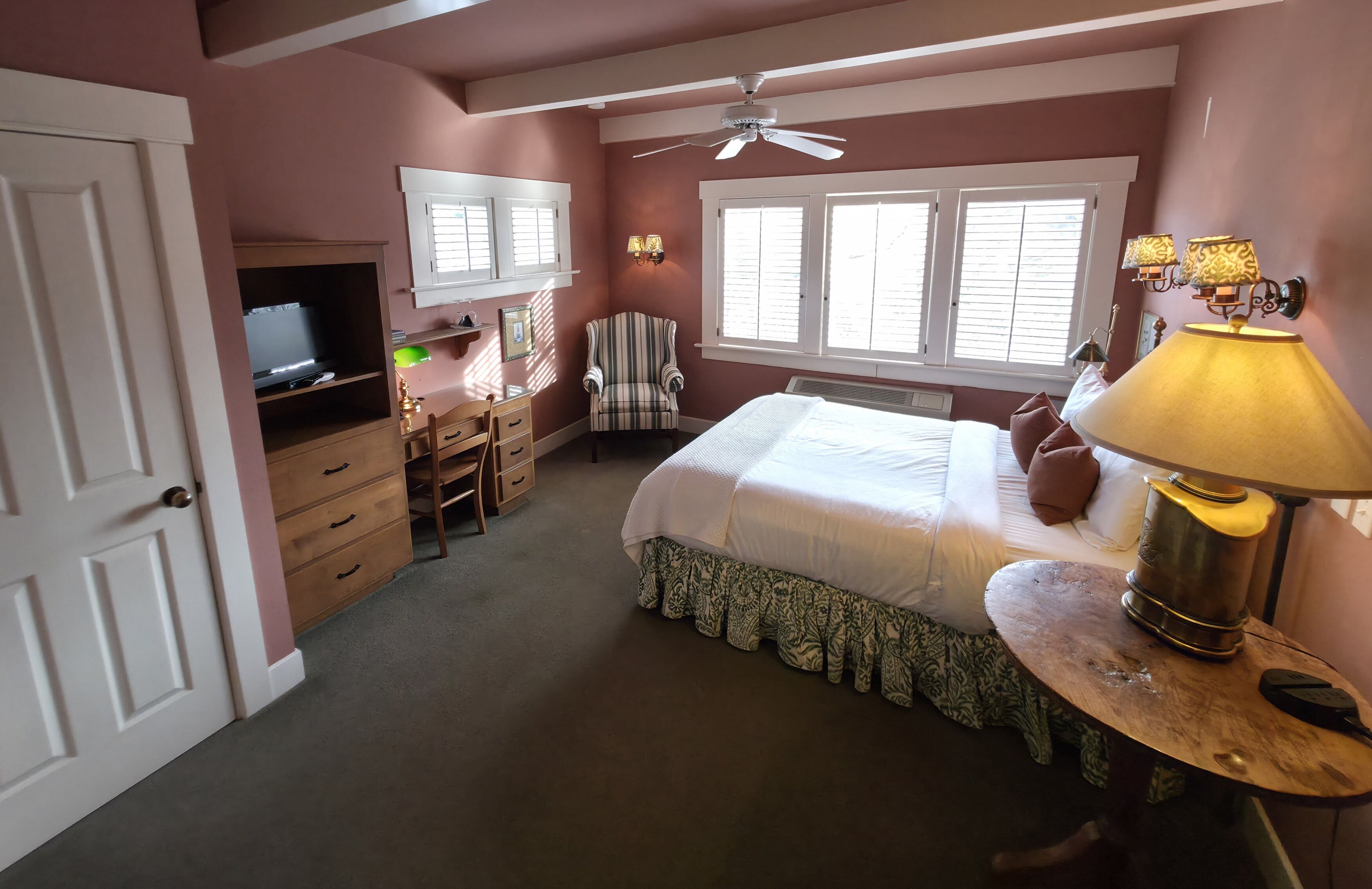 Lodge Room 4 | Free WiFi, bed sheets
